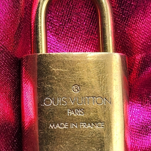 Louis Vuitton Lock & Key, # 314, AUTHENTIC - Picture 4 of 7